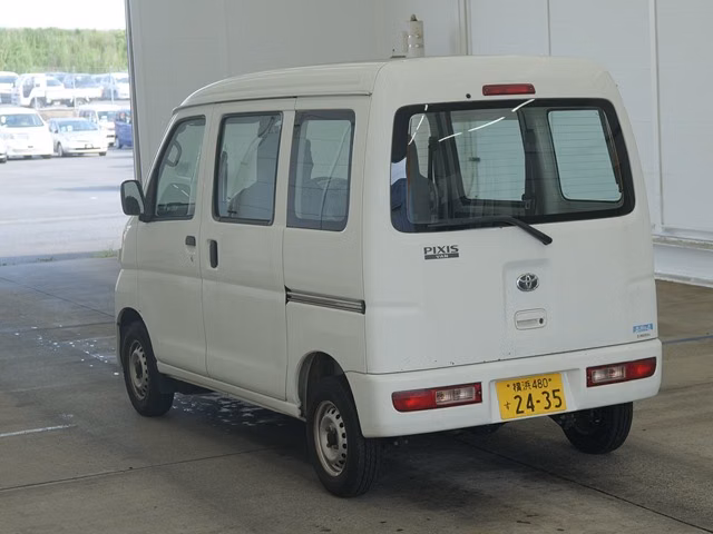 TOYOTA PIXIS VAN