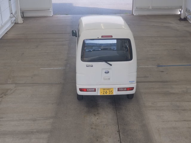 TOYOTA PIXIS VAN