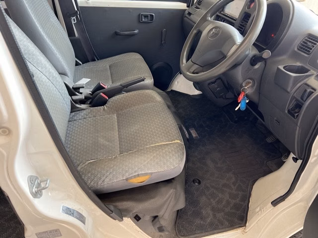 TOYOTA PIXIS VAN