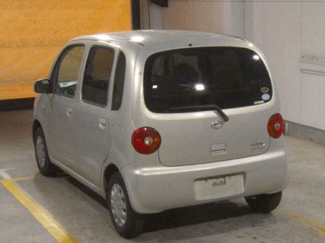 DAIHATSU MOVE LATTE