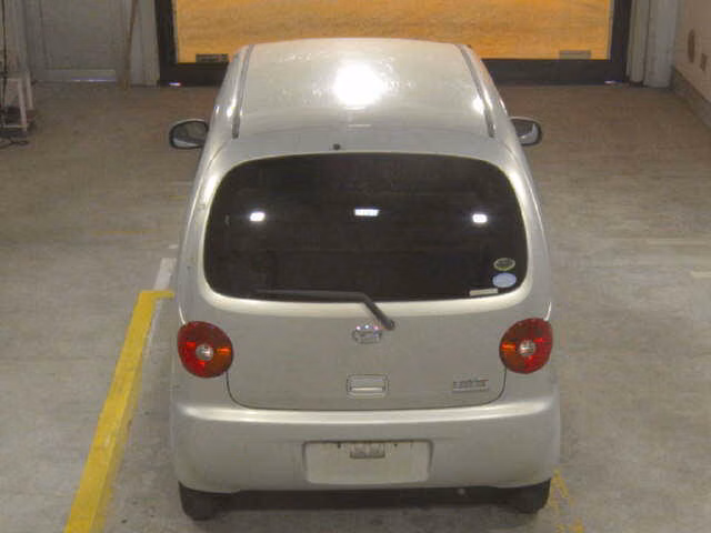 DAIHATSU MOVE LATTE
