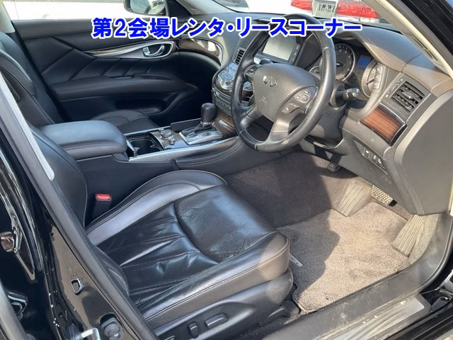NISSAN FUGA