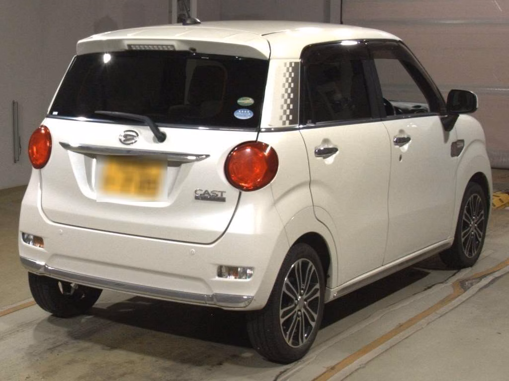 DAIHATSU CAST