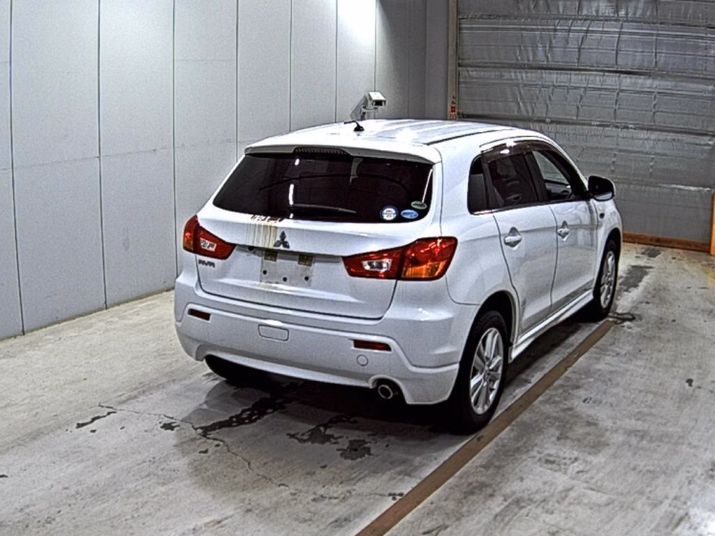 MITSUBISHI RVR