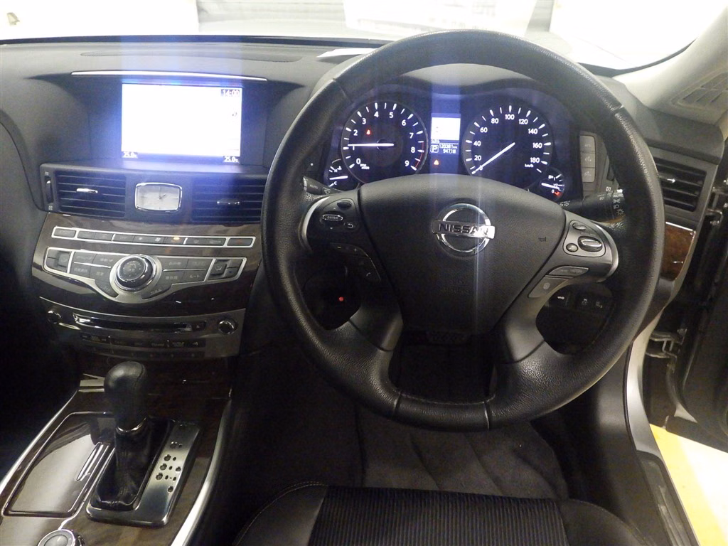 NISSAN FUGA