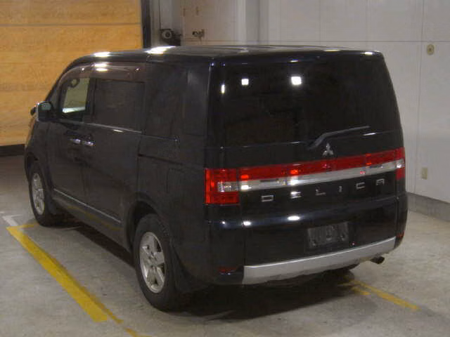 MITSUBISHI DELICA D:5