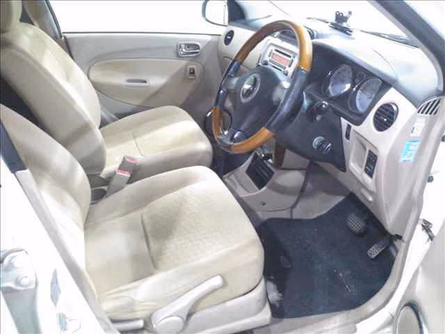 DAIHATSU MIRA AVY