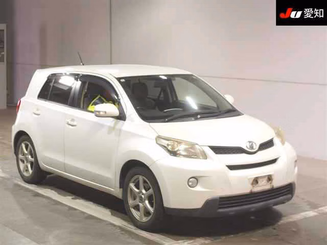 TOYOTA IST