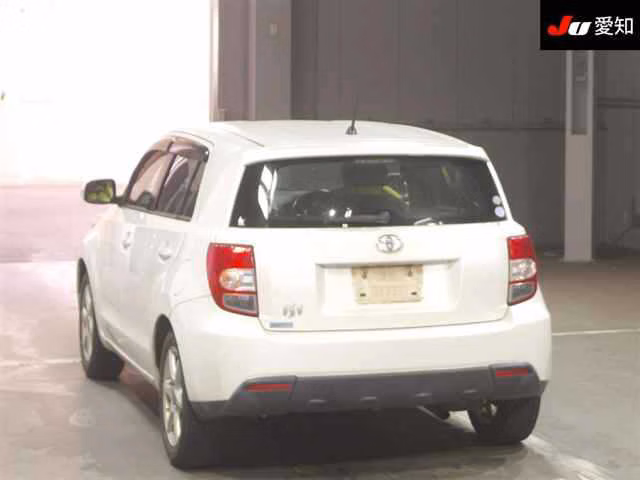 TOYOTA IST