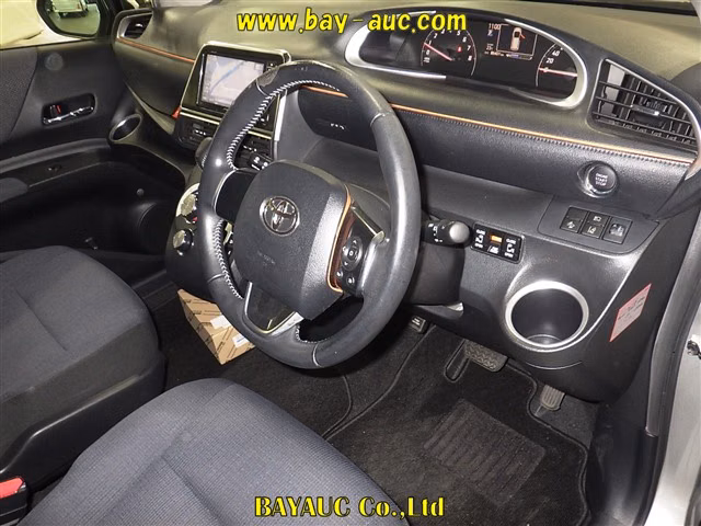 TOYOTA SIENTA