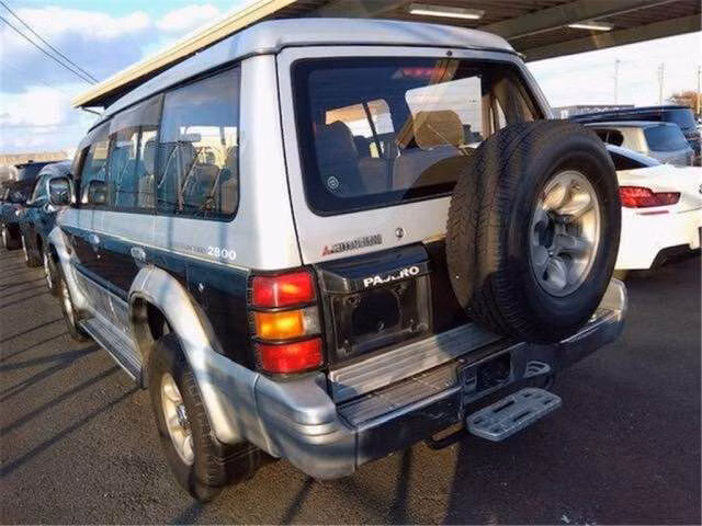 MITSUBISHI PAJERO