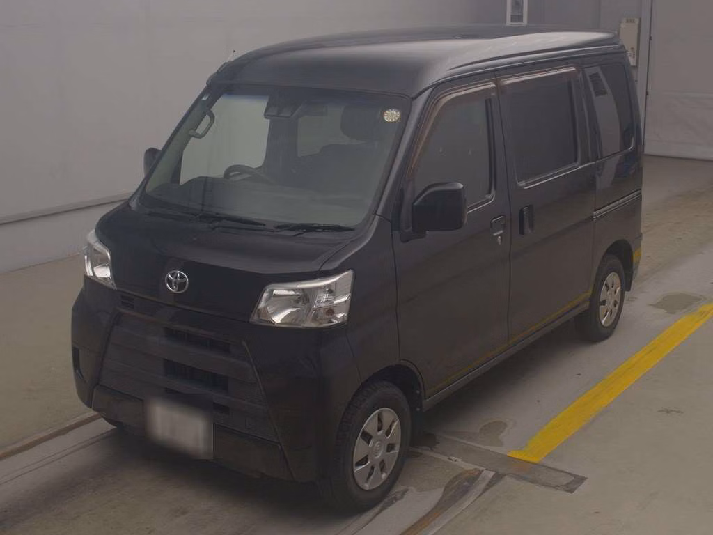 TOYOTA PIXIS VAN