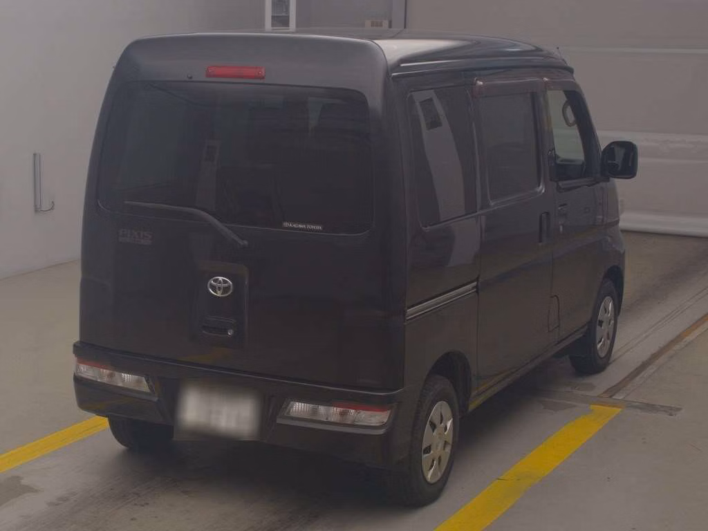 TOYOTA PIXIS VAN