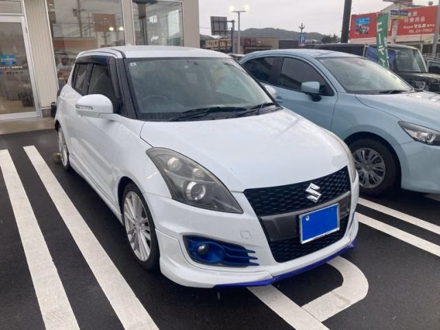 SUZUKI SWIFT