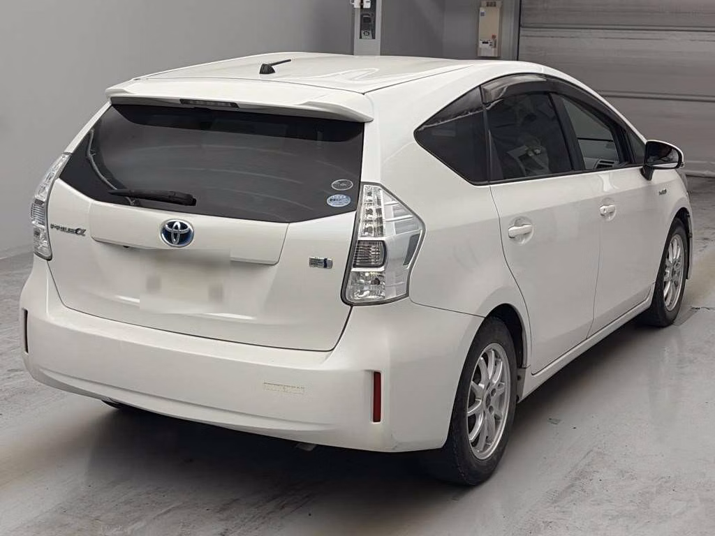 TOYOTA PRIUS ALPHA