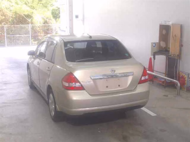 NISSAN TIIDA LATIO
