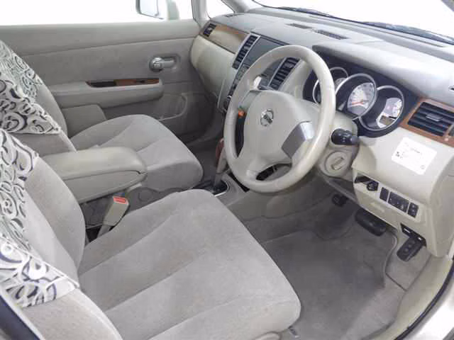 NISSAN TIIDA LATIO