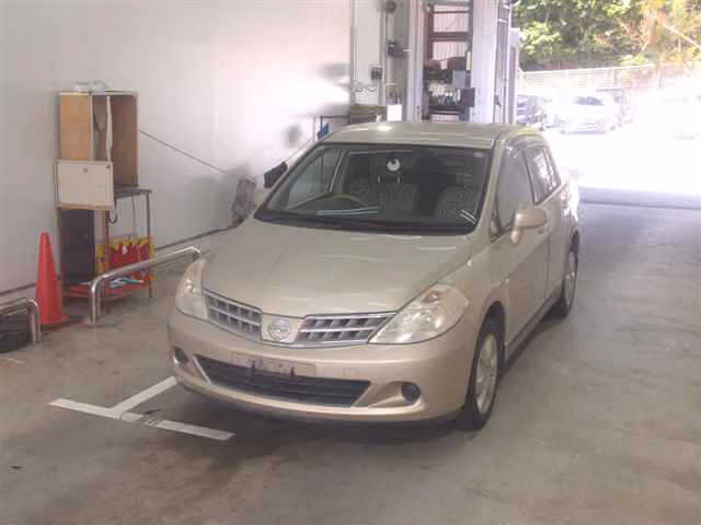 NISSAN TIIDA LATIO