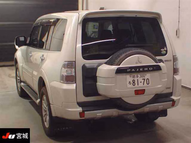 MITSUBISHI PAJERO