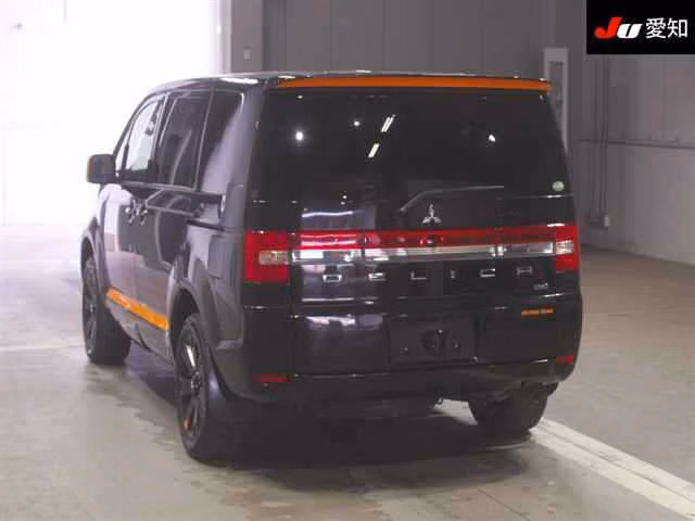 MITSUBISHI DELICA D:5