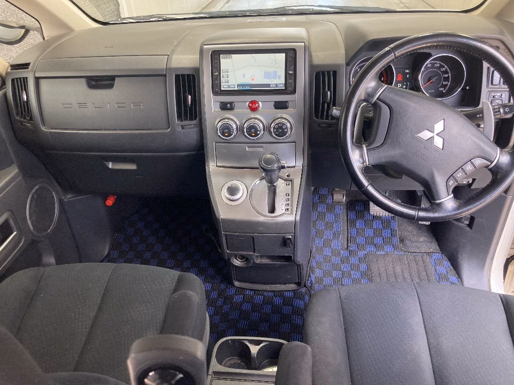 MITSUBISHI DELICA D:5