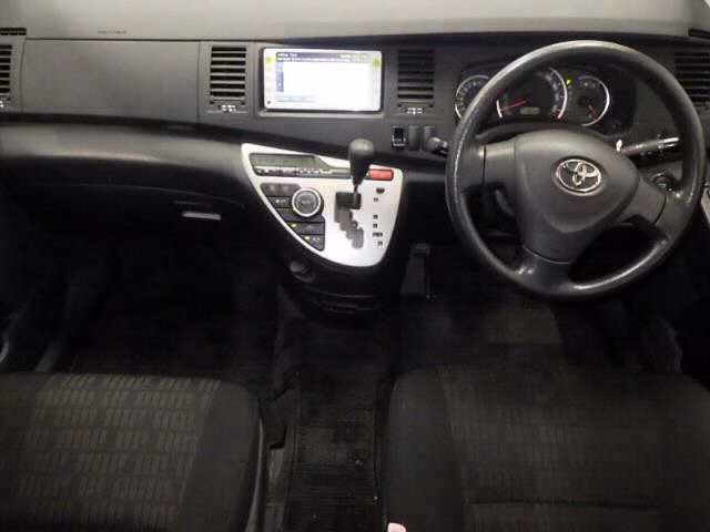 TOYOTA ISIS