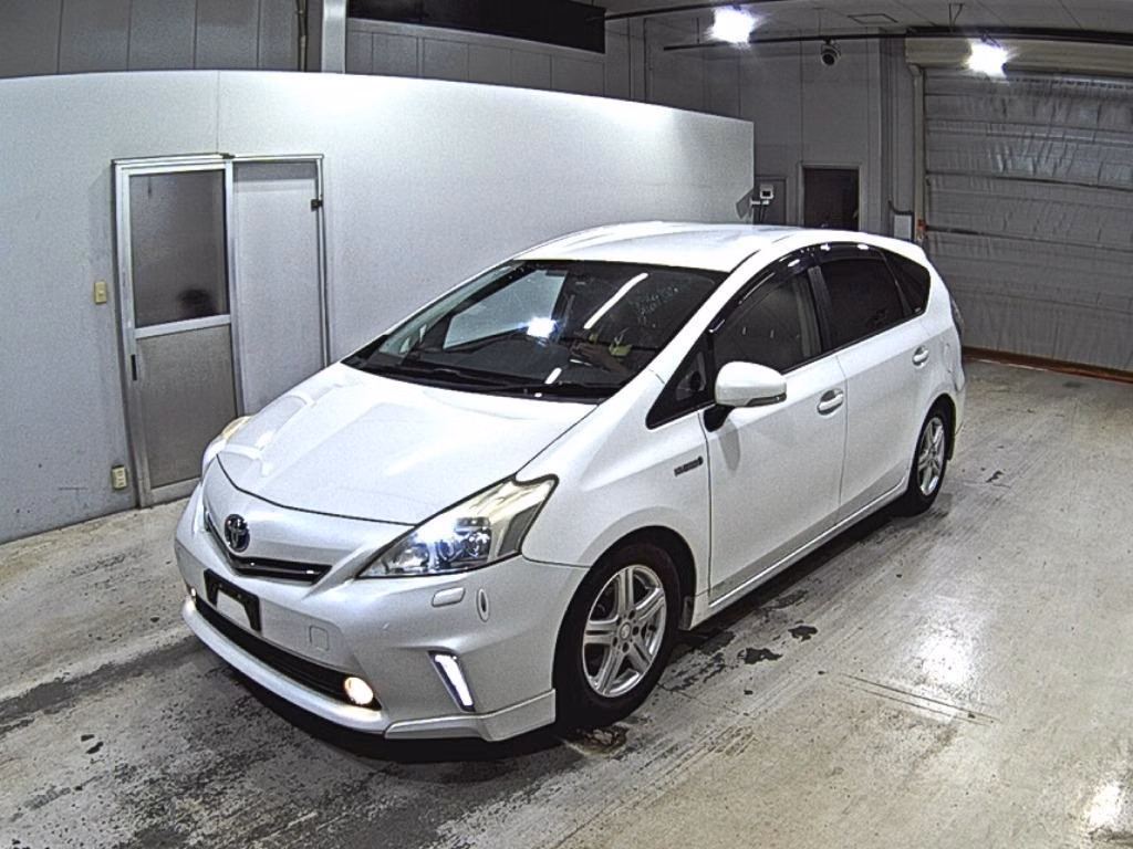 TOYOTA PRIUS ALPHA