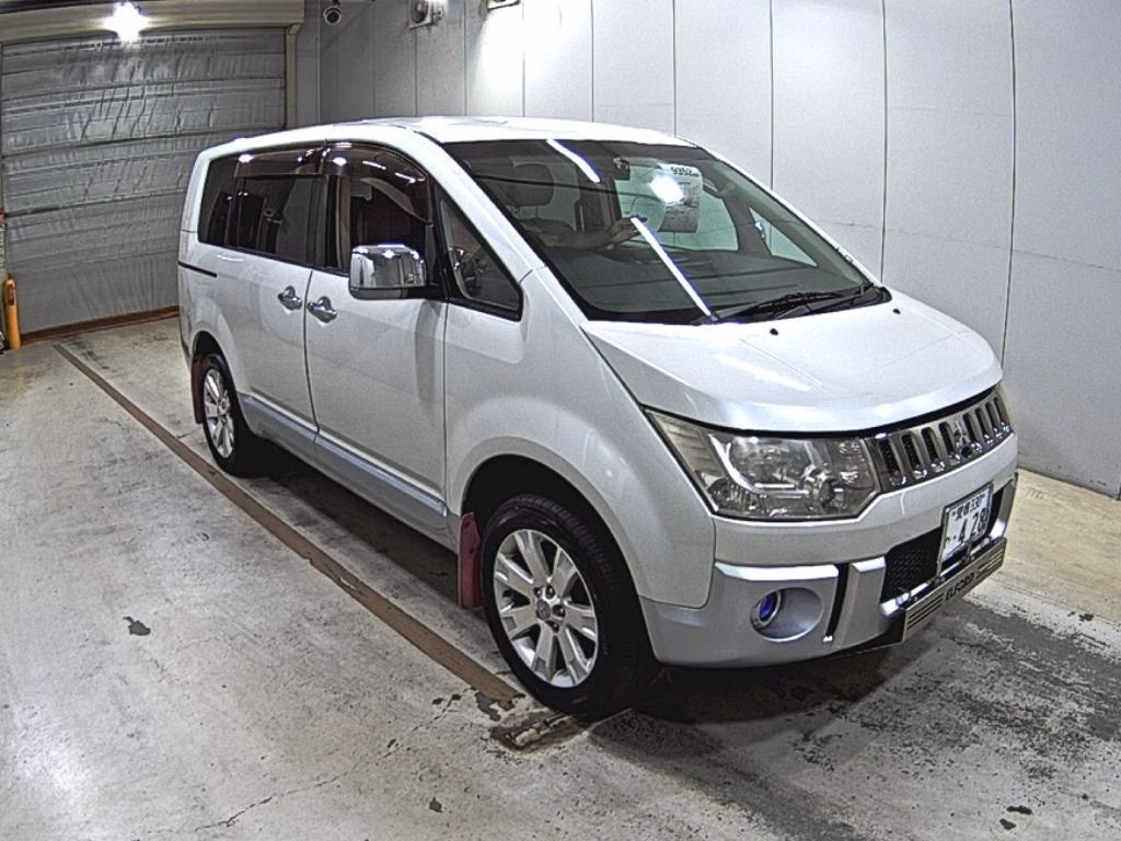 MITSUBISHI DELICA D:5