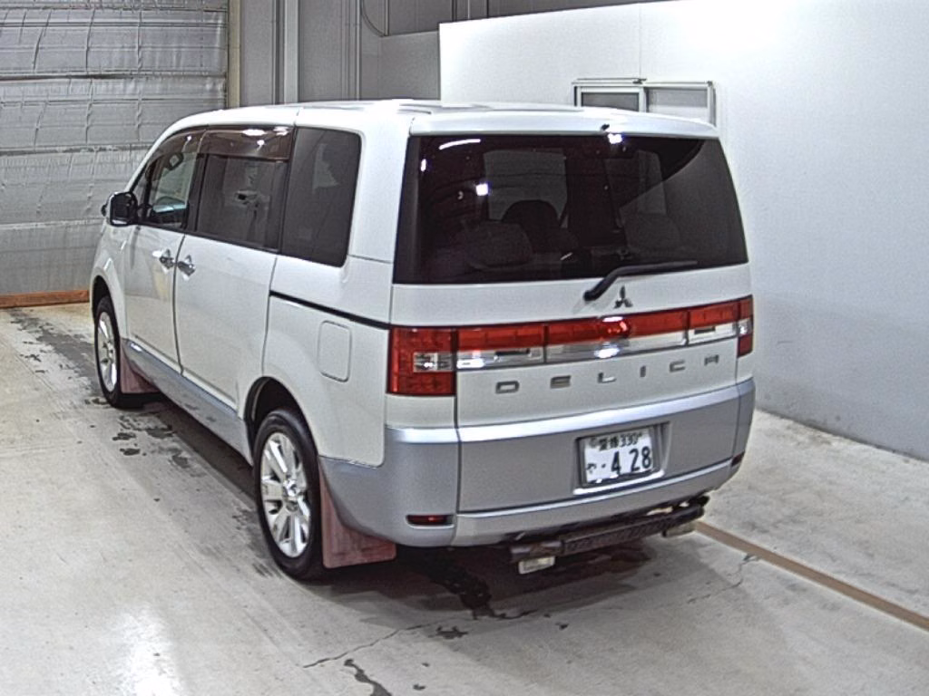 MITSUBISHI DELICA D:5