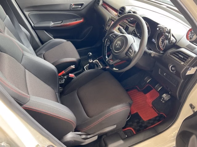 SUZUKI SWIFT