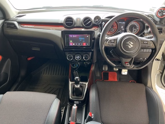 SUZUKI SWIFT