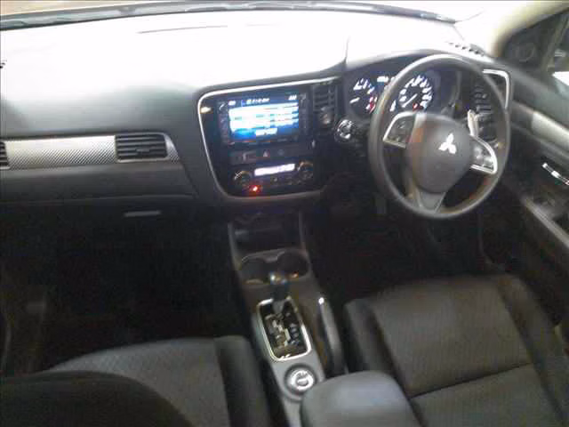 MITSUBISHI OUTLANDER