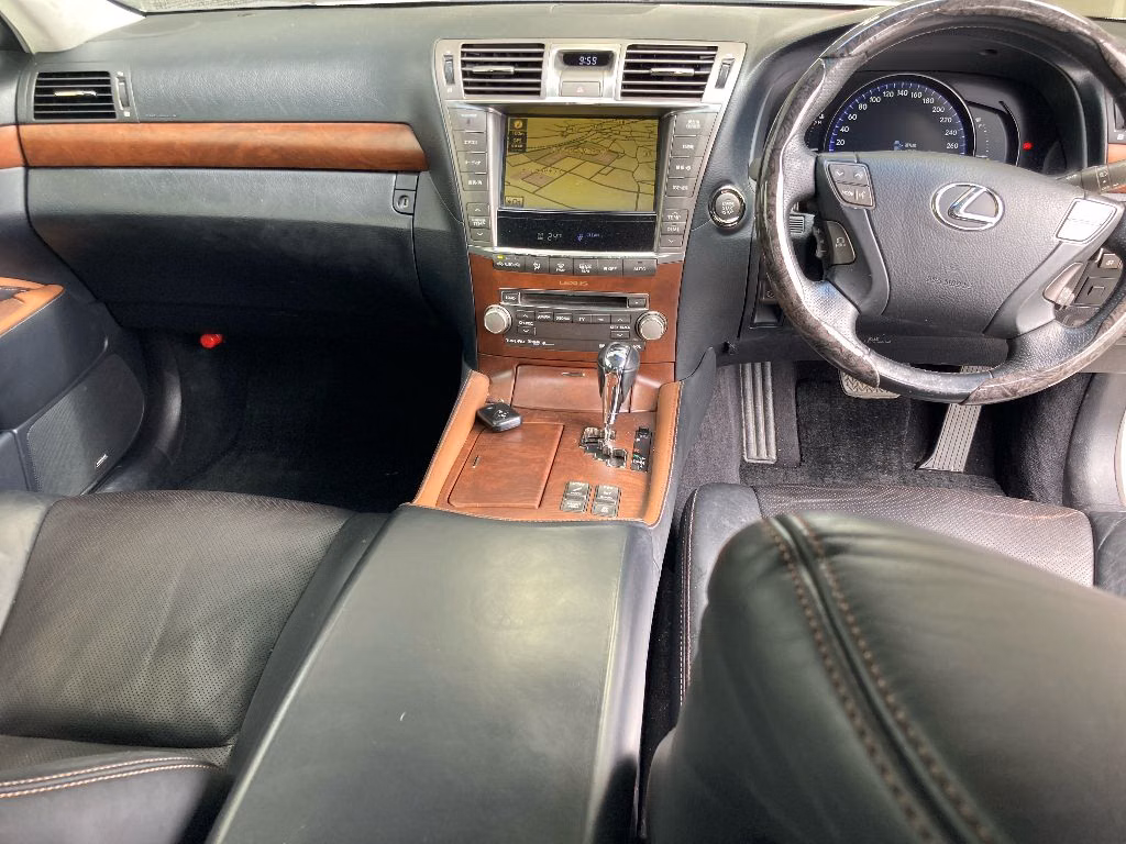 LEXUS LS460