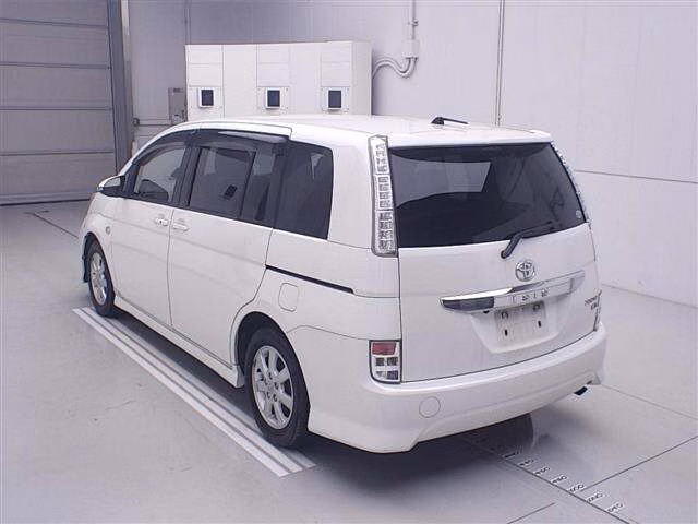 TOYOTA ISIS
