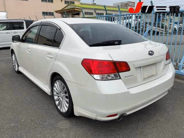 SUBARU LEGACY B4