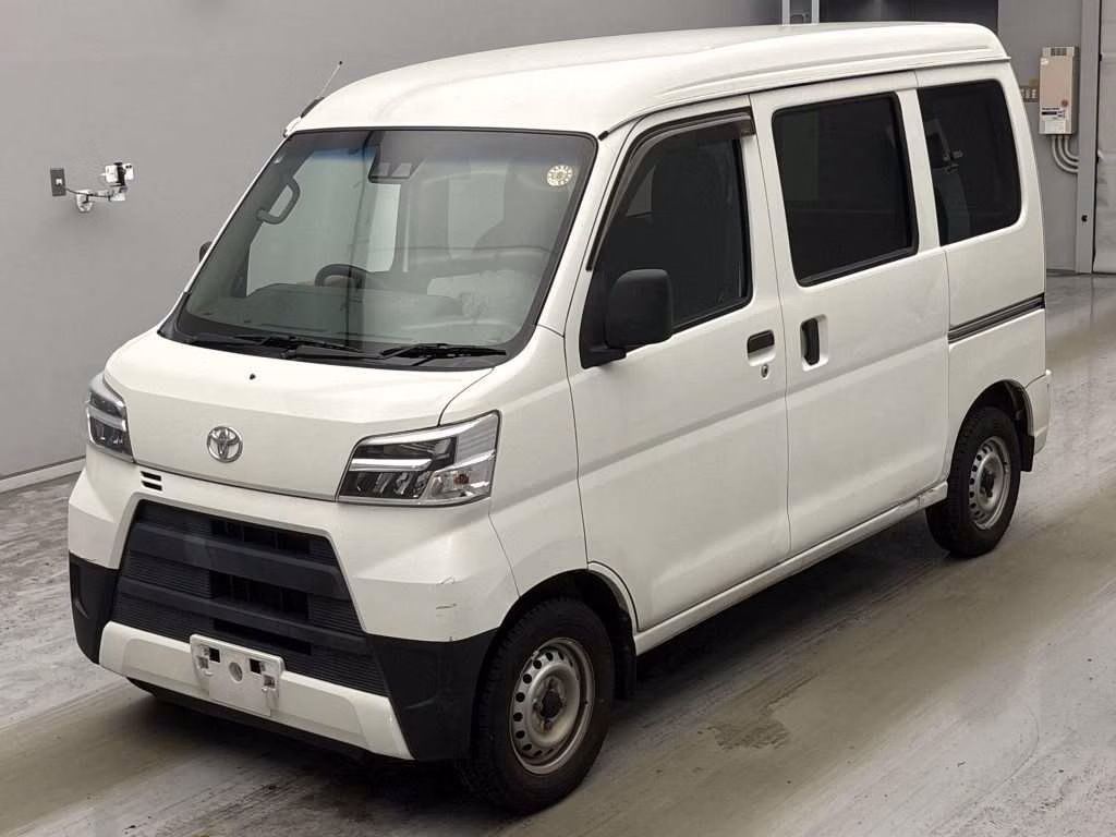 TOYOTA PIXIS VAN