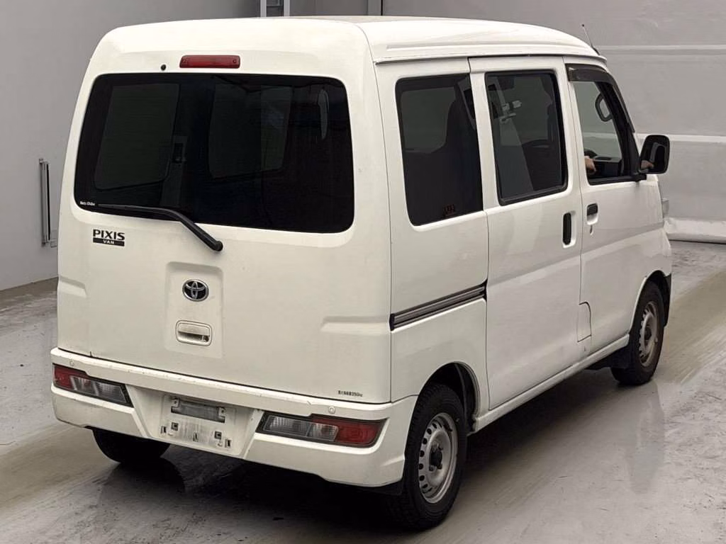TOYOTA PIXIS VAN