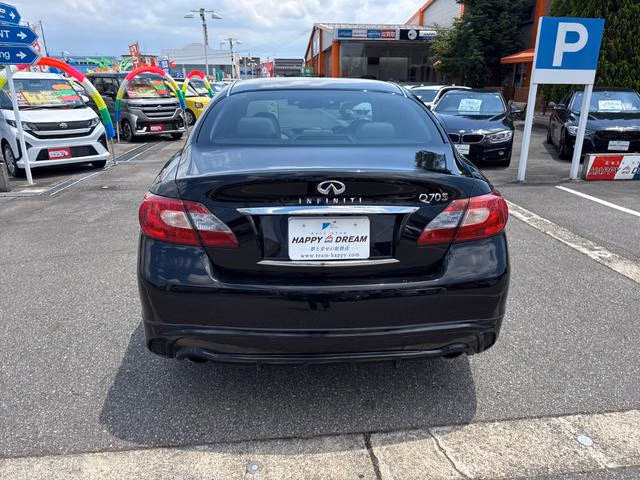 NISSAN FUGA