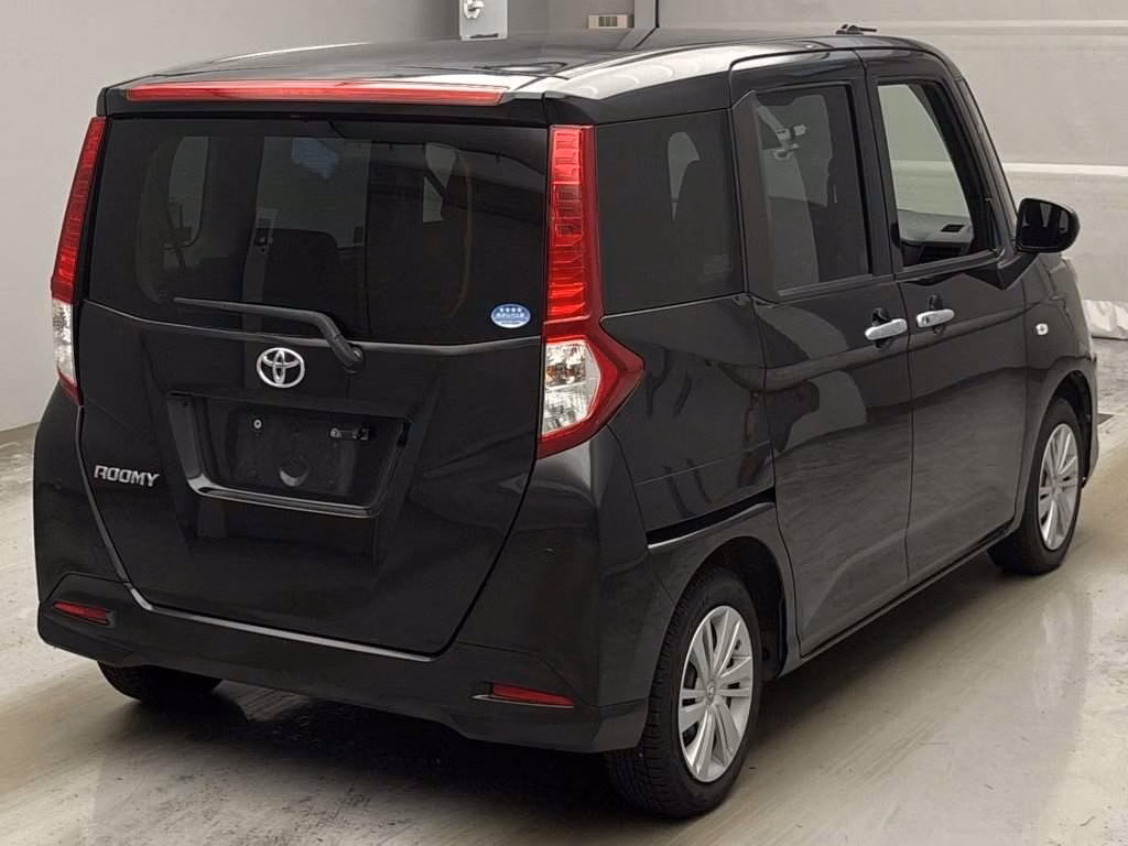 TOYOTA ROOMY