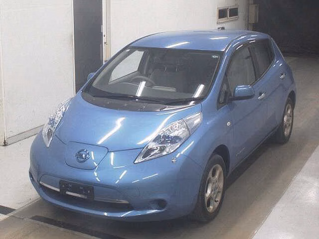 NISSAN LEAF