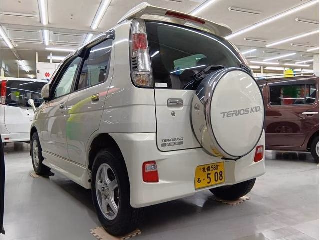 DAIHATSU TERIOS KID