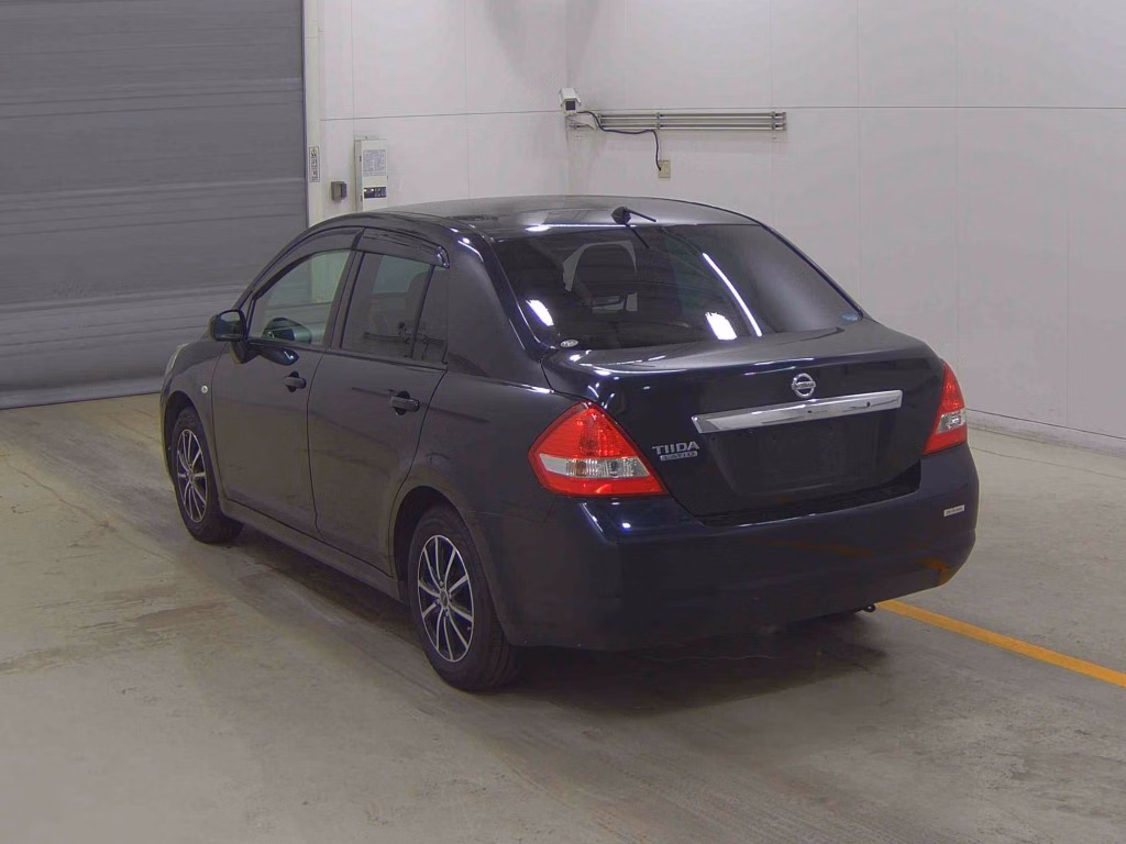 NISSAN TIIDA LATIO
