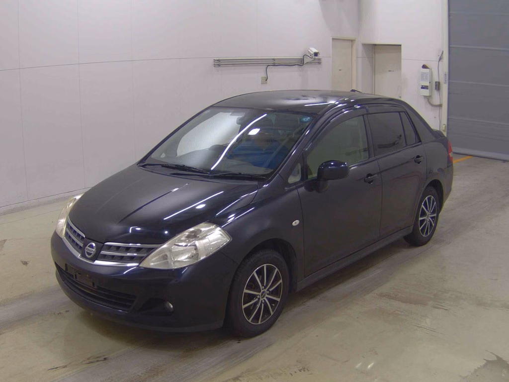 NISSAN TIIDA LATIO