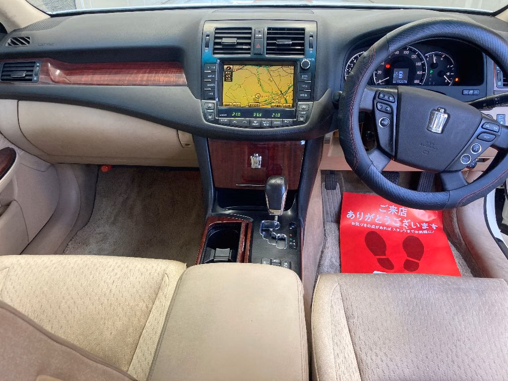 TOYOTA CROWN