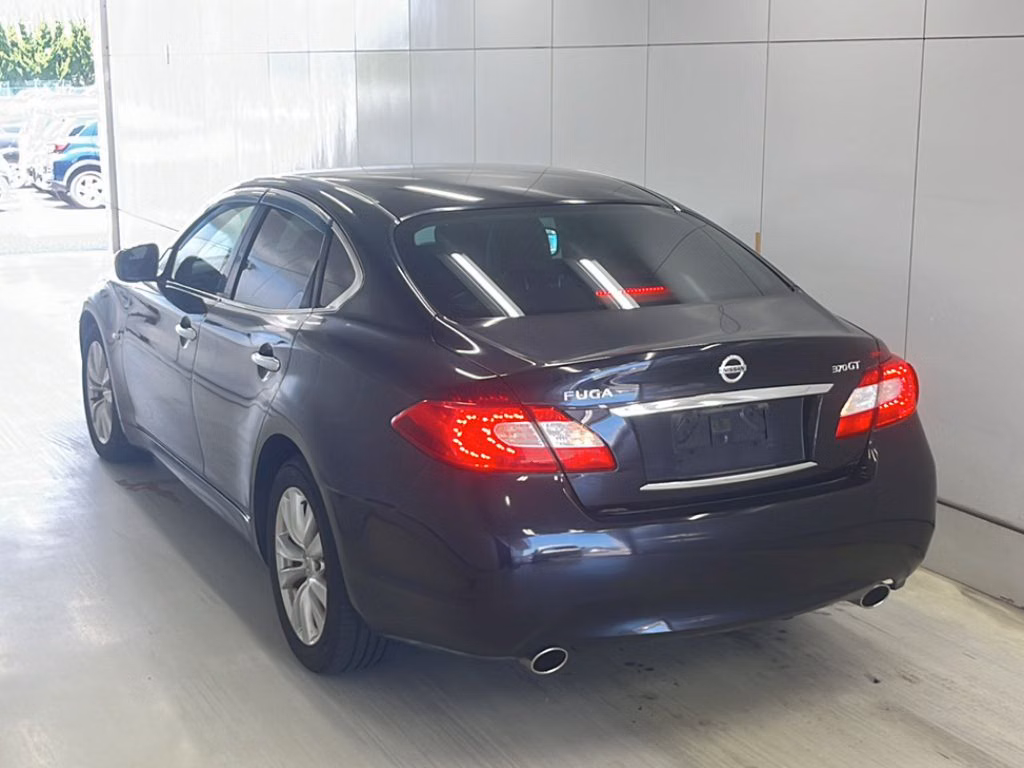 NISSAN FUGA