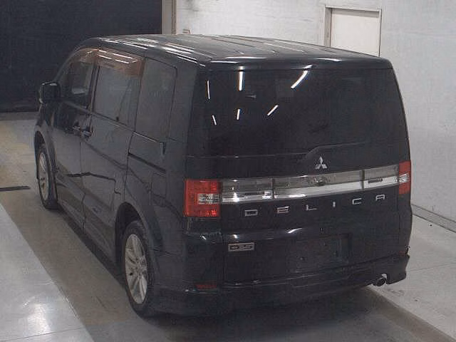 MITSUBISHI DELICA D:5