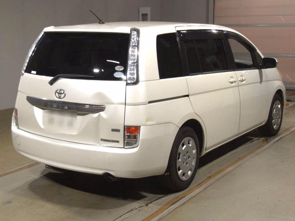 TOYOTA ISIS