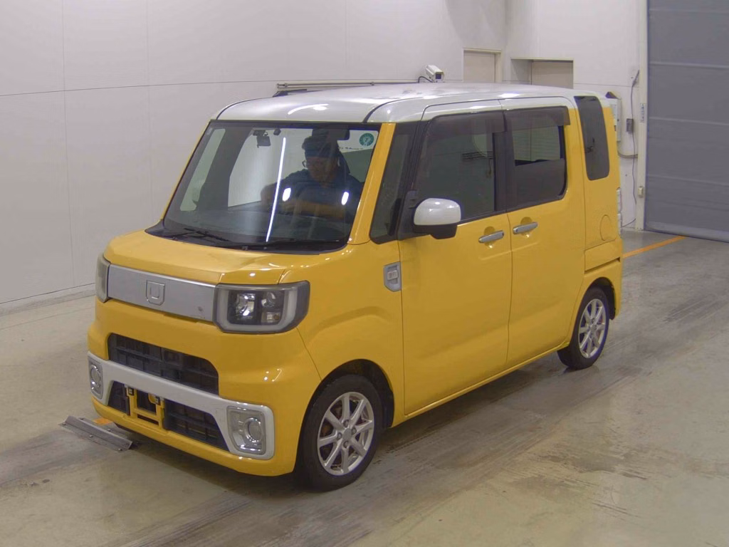 DAIHATSU WAKE