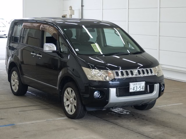 MITSUBISHI DELICA D:5