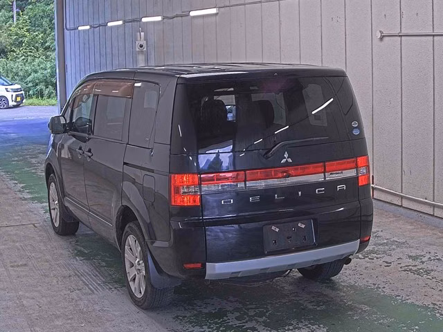 MITSUBISHI DELICA D:5